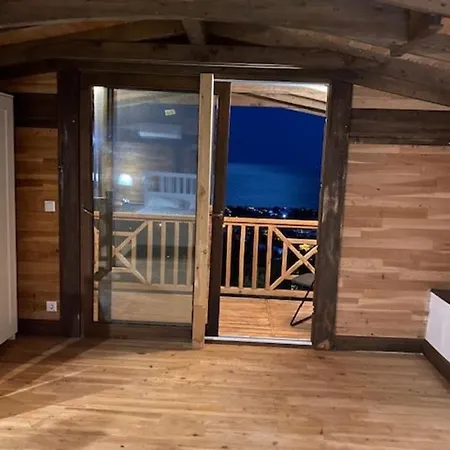 Cedar 1-bed House With Stunning Views Сasa de vacaciones *