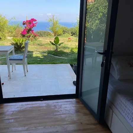 Сasa de vacaciones Cedar 1-bed House With Stunning Views