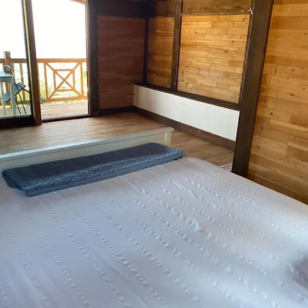 Сasa de vacaciones Cedar 1-bed House With Stunning Views Palamutbuku