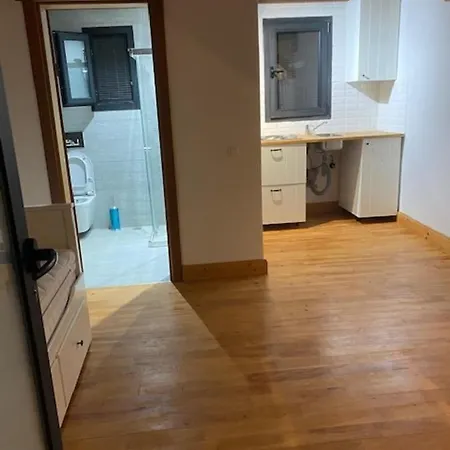 בית נופש Cedar 1-bed House With Stunning Views פלמוטבוקו